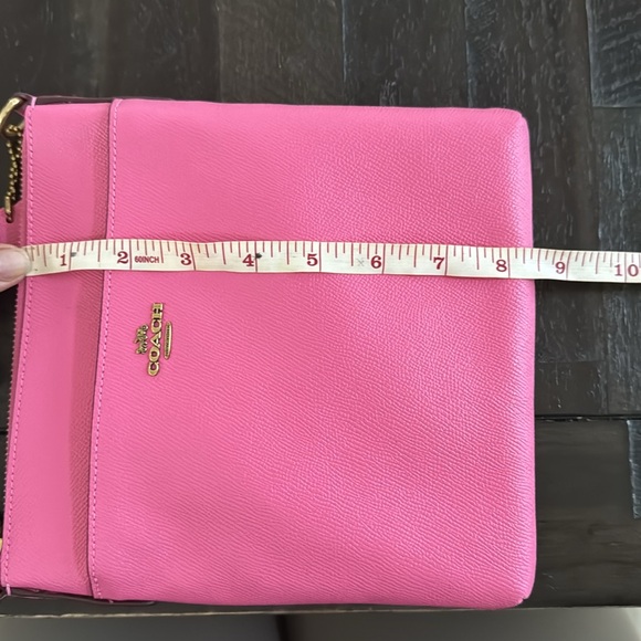 Coach - Picture 4 of 4